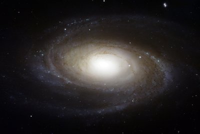 Galassia a spirale luminosa M81 vista dal telescopio Hubble. Credito NASA. Scienza Astronomia Stellare Spazio da National Aeronautics and Space Administration National Aeronautics and Space Administration